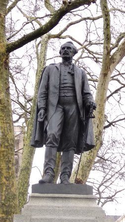 Lord Lawrence Statue